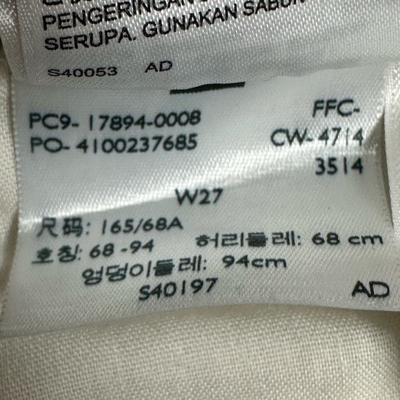 Women’s Levi’s 27 4 Small Denim Shorts Jeans Cream Rolled Hem Stretch 5 Pocket - Picture 9 of 10